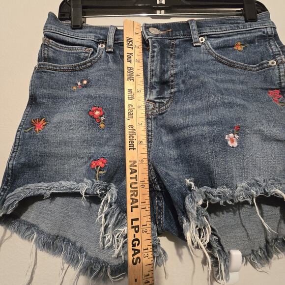 Express Floral Embroidery Jean Shorts Women Sz 2 Distressed Cutoffs Boho Cottage - Picture 12 of 13